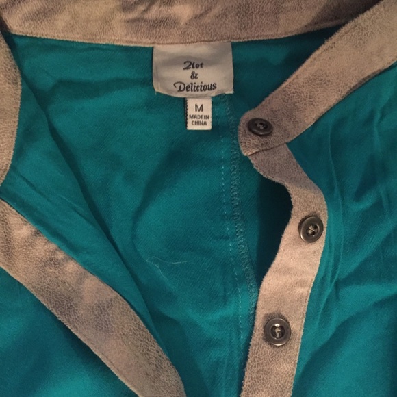 Cold shoulder high low dress - Picture 4 of 4